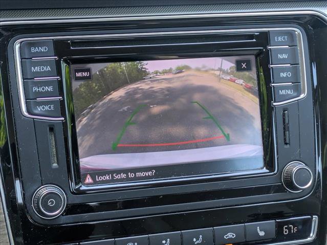 Used 2017 Volkswagen Passat 1.8T SE FWD image 12