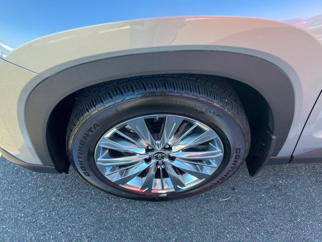 Used 2024 Toyota Grand Highlander AWD image 13