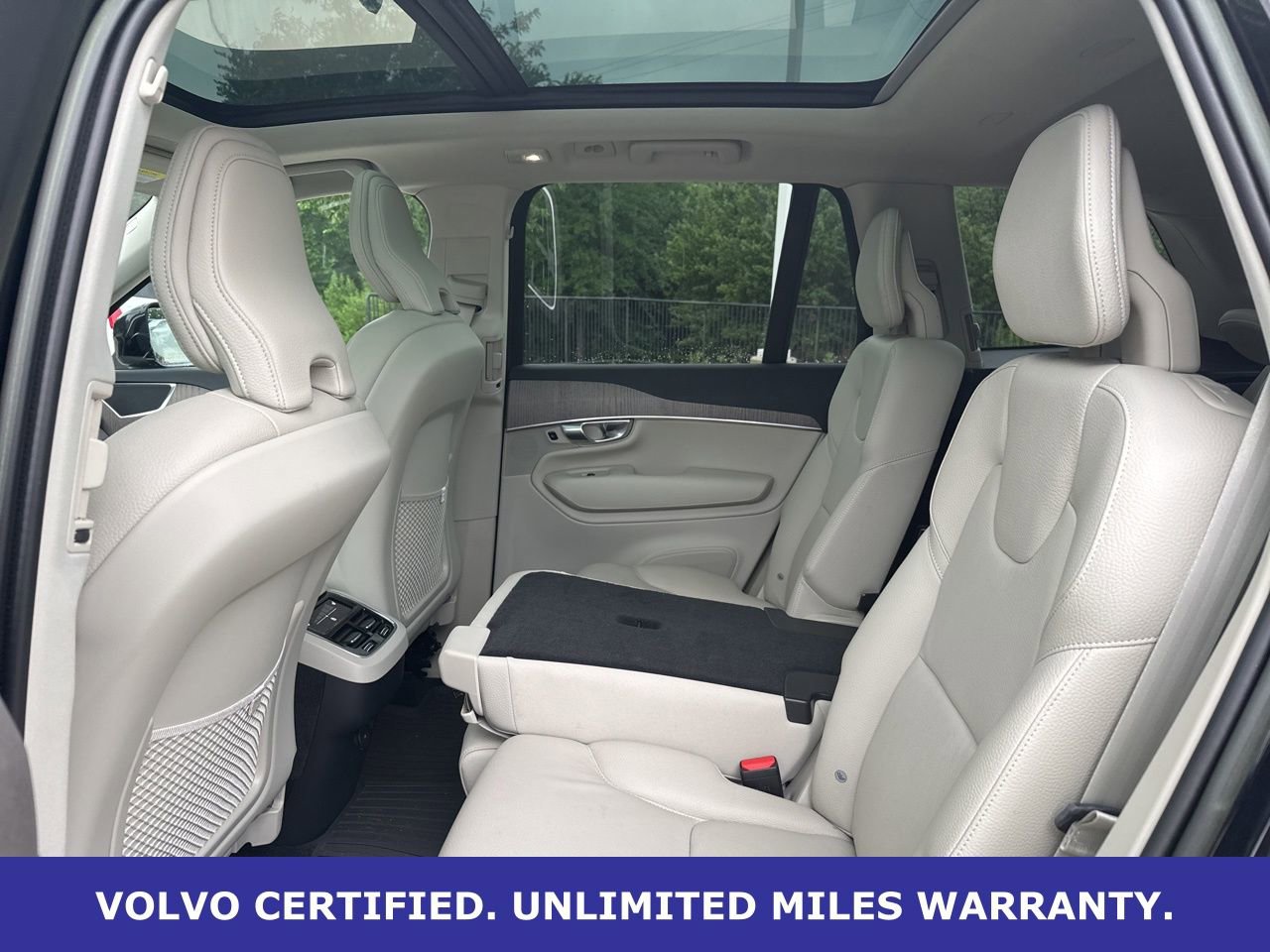 Certified 2023 Volvo XC90 B6 Plus w/ Protection Package Premier AWD/4WD image 17
