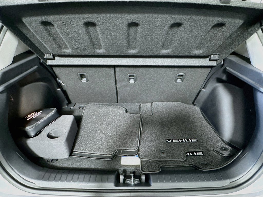 New 2026 Hyundai Venue SEL FWD image 27