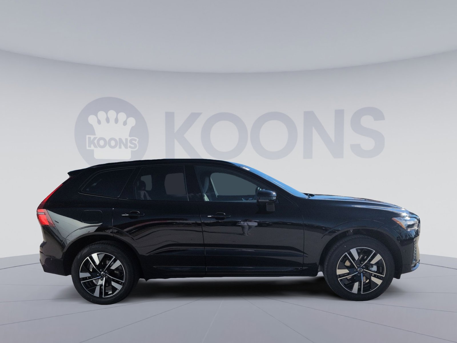 New 2026 Volvo XC60 B5 Plus w/ Protection Package Premier AWD/4WD image 8