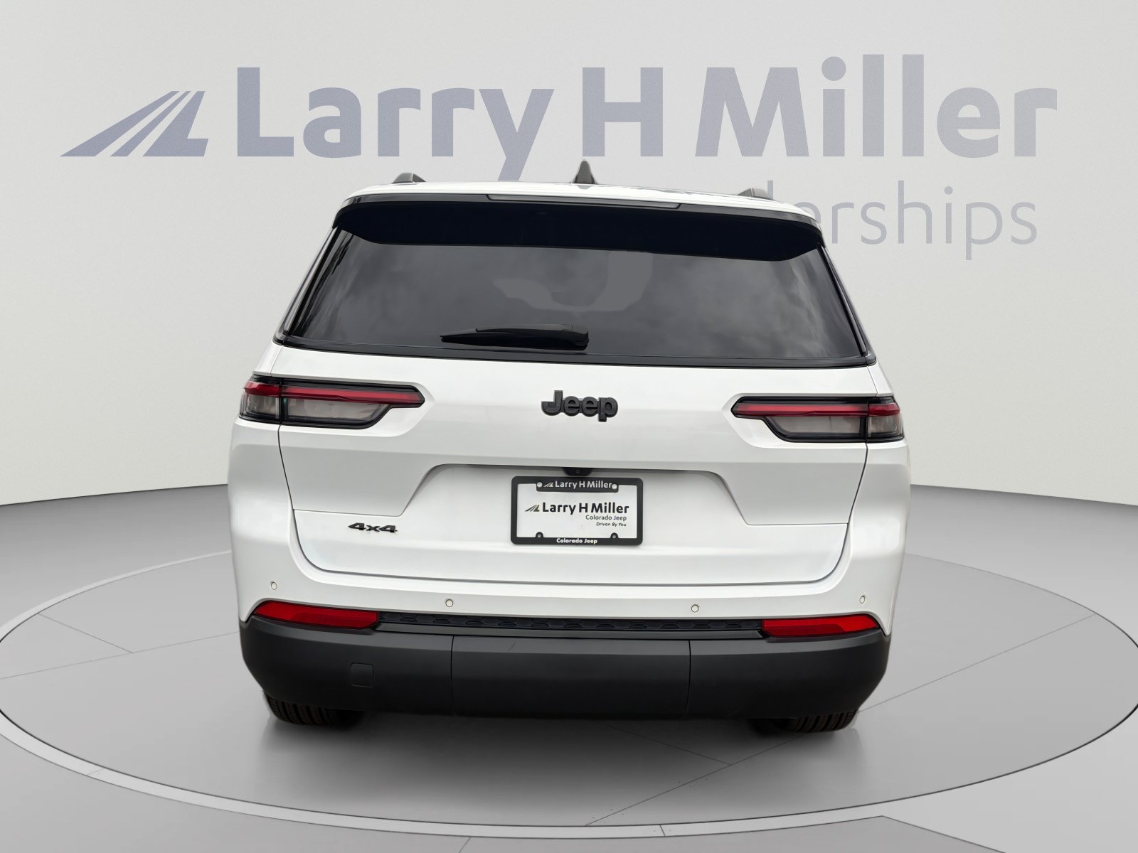 Used 2023 Jeep Grand Cherokee L Laredo AWD/4WD image 4