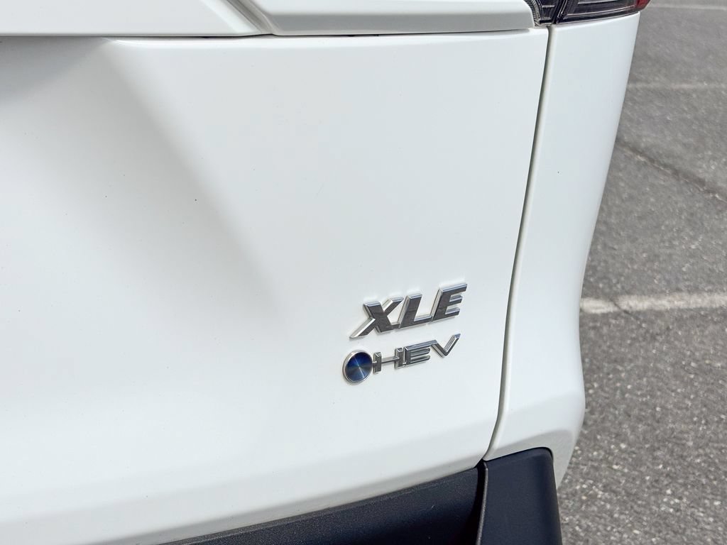 Used 2025 Toyota RAV4 XLE AWD/4WD image 14