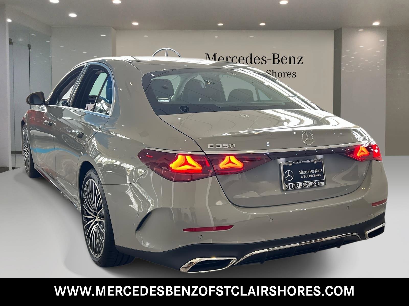 New 2026 Mercedes-Benz E 350 4MATIC Sedan image 3