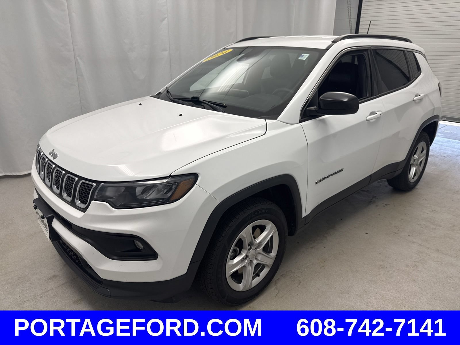 Used 2024 Jeep Compass Latitude AWD/4WD image 5
