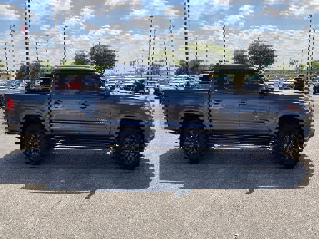 Used 2023 Toyota Tacoma SR5 image 3