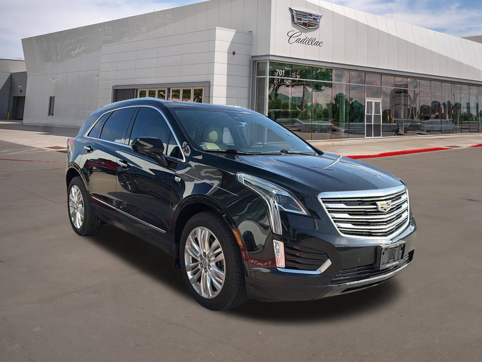 Used 2017 Cadillac XT5 Premium Luxury FWD image 5
