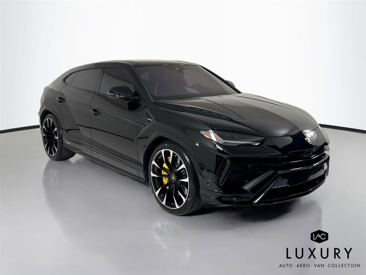 Used 2024 Lamborghini Urus S image 3