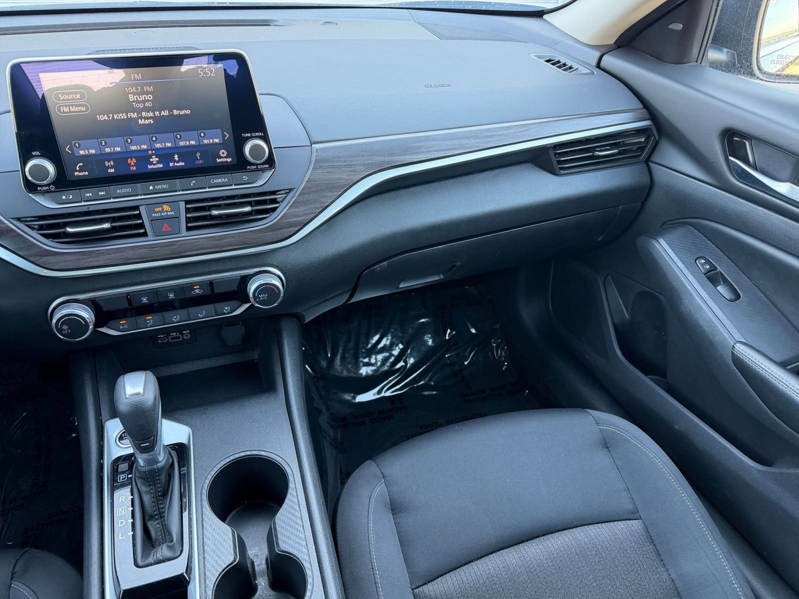 Used 2025 Nissan Altima 2.5 SV FWD image 35