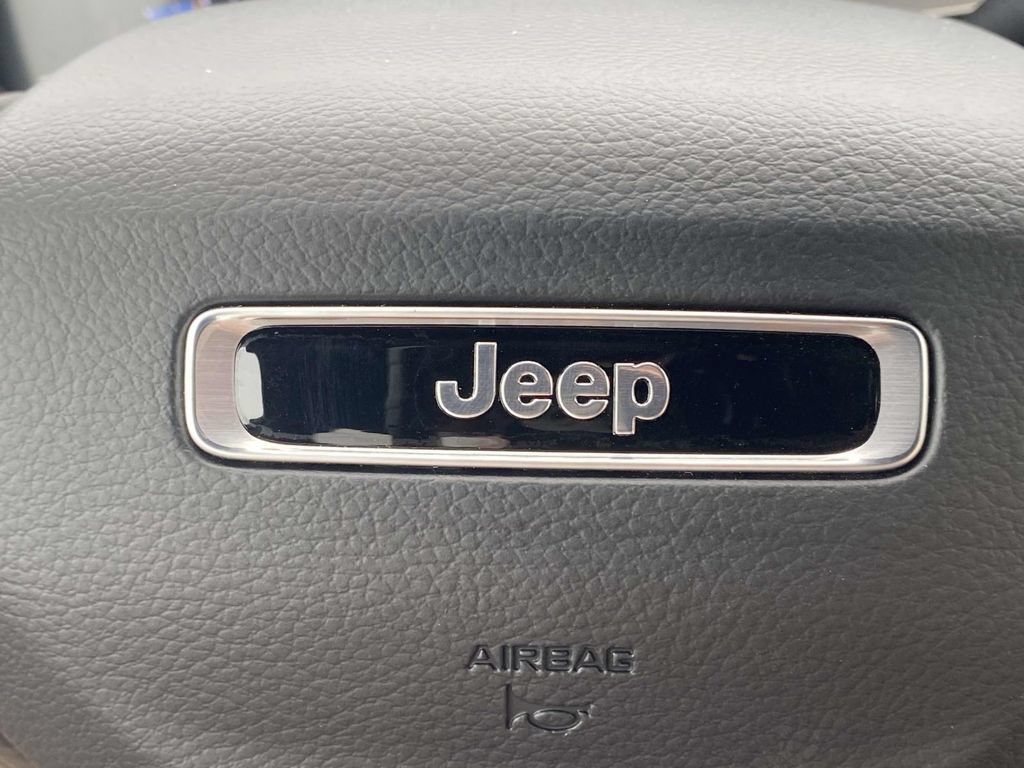 New 2026 Jeep Grand Cherokee L Limited w/ Luxury Tech Group II RWD image 27