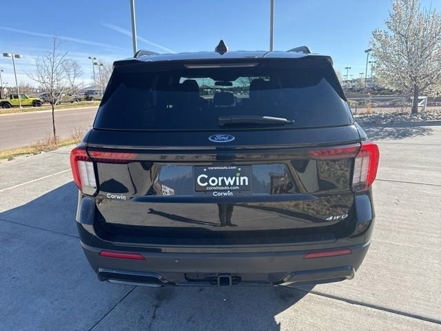 Used 2025 Ford Explorer ST-Line w/ ST-Line Street Pack AWD/4WD image 7