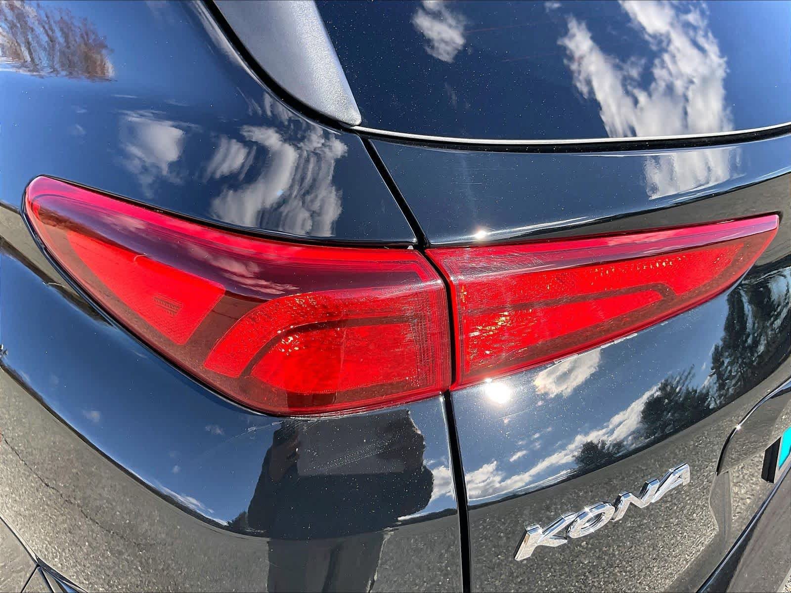 Used 2023 Hyundai Kona SE w/ Cargo Package FWD image 32