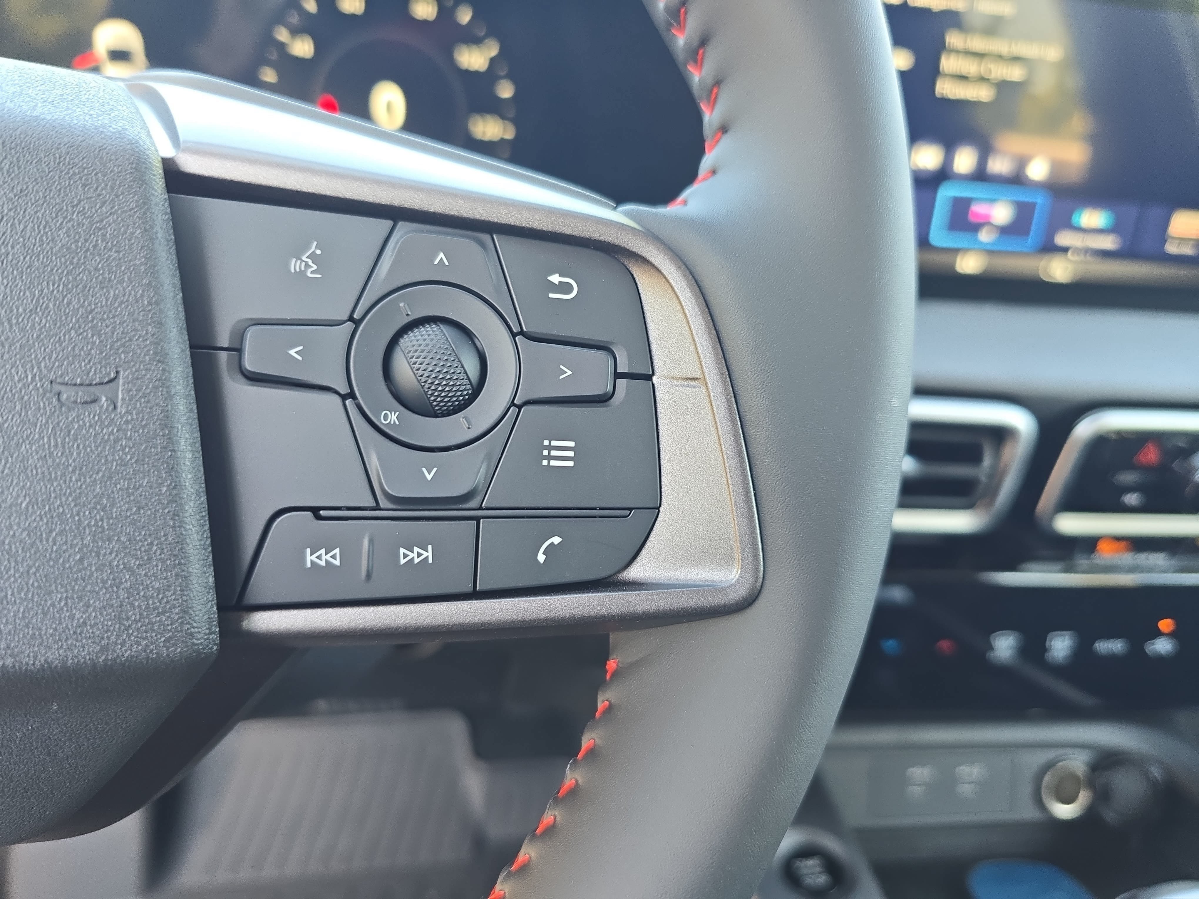 New 2027 Nissan Sentra SR w/ Floor Mat Package FWD image 17