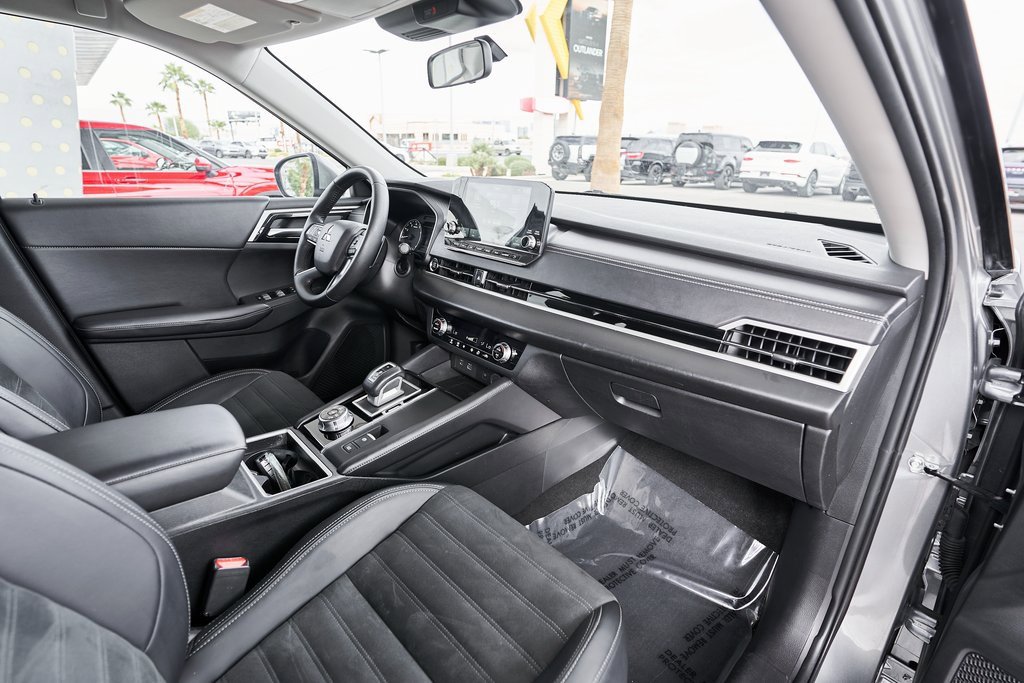 Used 2024 Mitsubishi Outlander SE image 26