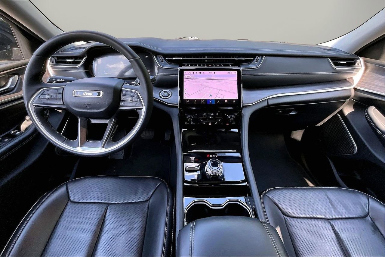 Certified 2023 Jeep Grand Cherokee Limited w/ Luxury Tech Group II AWD/4WD image 15