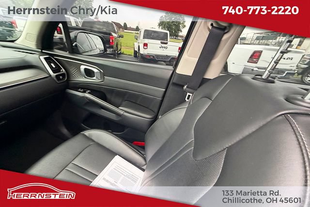 Used 2022 Kia Sorento SX AWD/4WD image 11