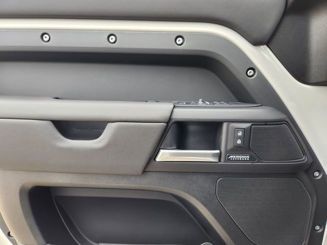 New 2026 Land Rover Defender 110 X-Dynamic SE AWD/4WD image 16