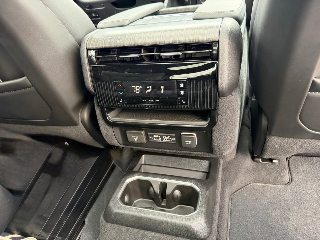 Used 2024 Jeep Wagoneer Series III w/ Premium Group I AWD/4WD image 42