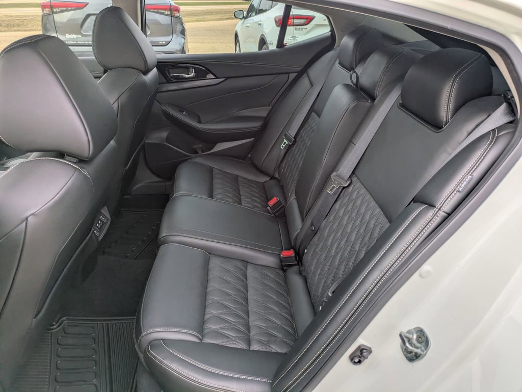 Used 2023 Nissan Maxima Platinum w/ Sport Mat Group image 11
