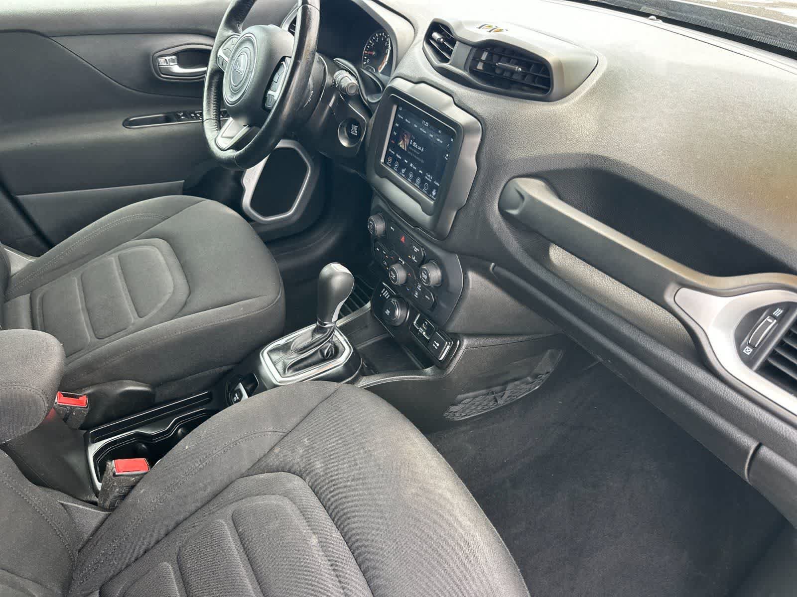 Used 2021 Jeep Renegade Latitude w/ Convenience Group AWD/4WD image 17
