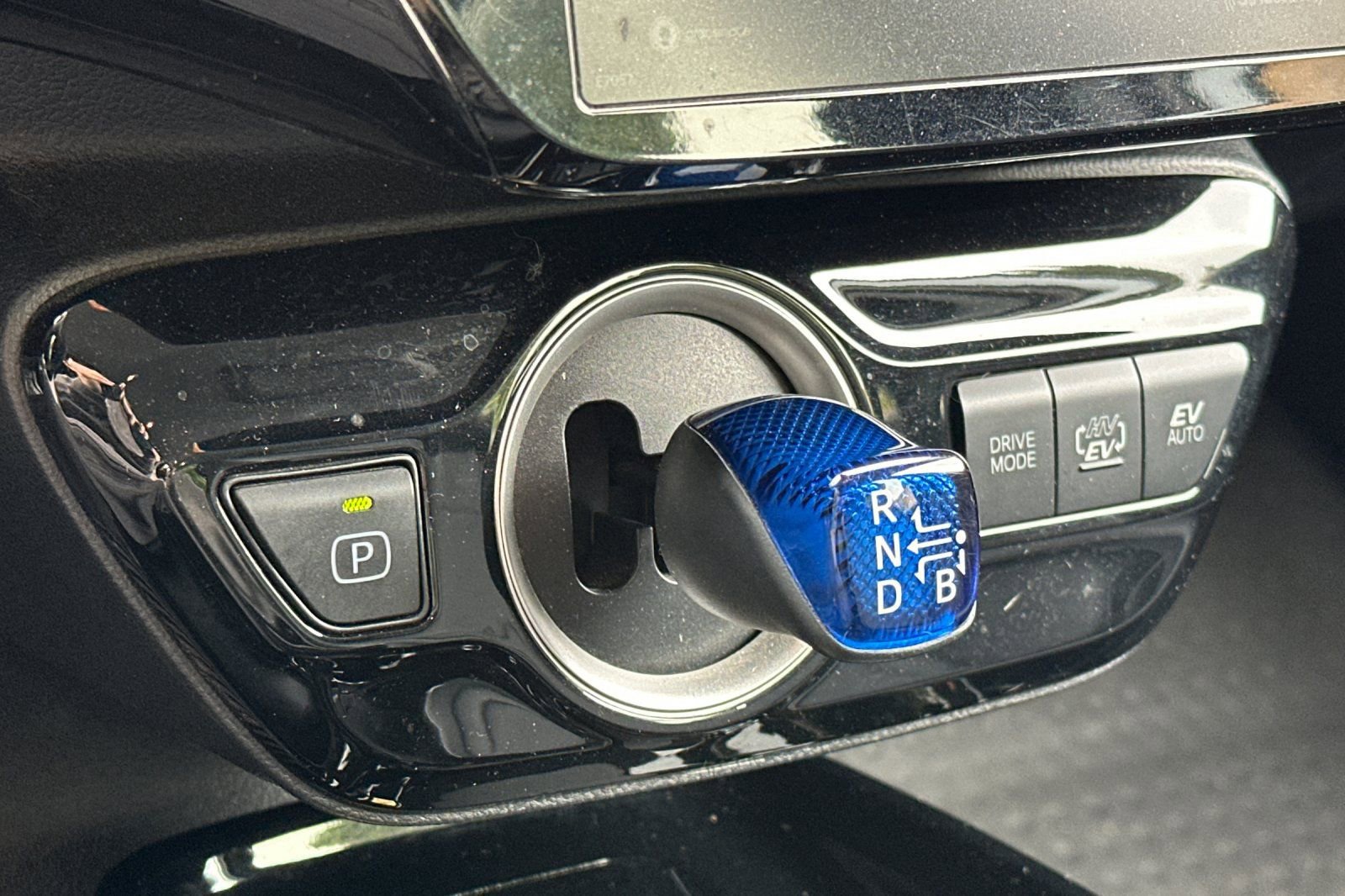 Used 2022 Toyota Prius Prime XLE image 19