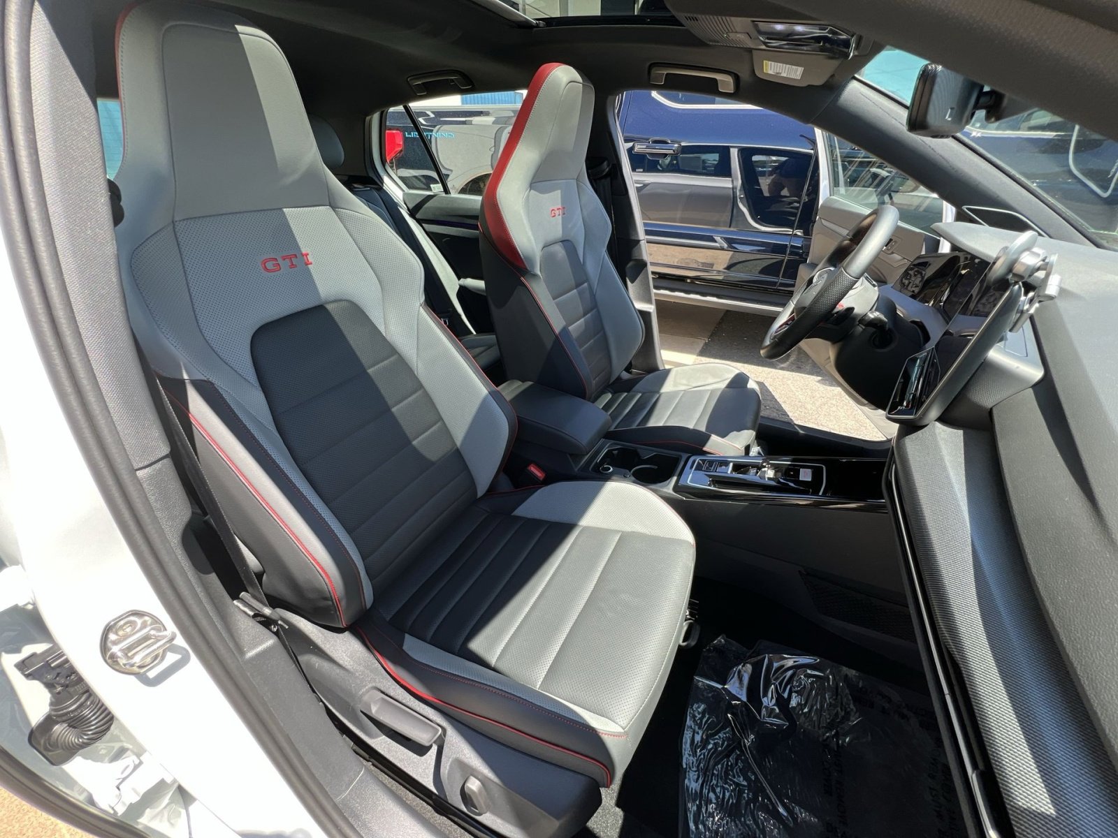 Used 2025 Volkswagen GTI SE FWD image 35
