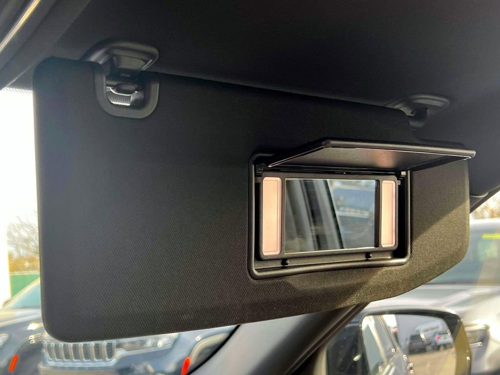 Used 2023 Jeep Grand Cherokee 4WD 4xe w/ Luxury Tech Group II image 29