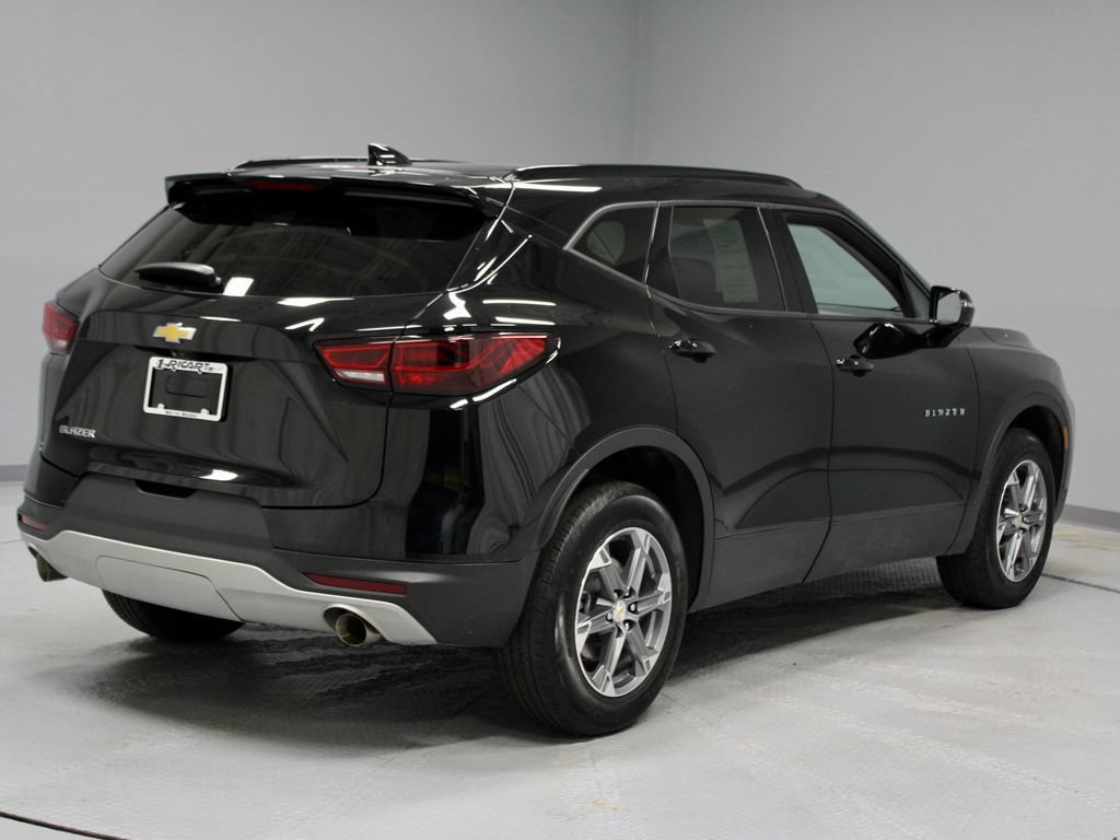 Used 2023 Chevrolet Blazer LT w/ Sound & Technology Package FWD image 10
