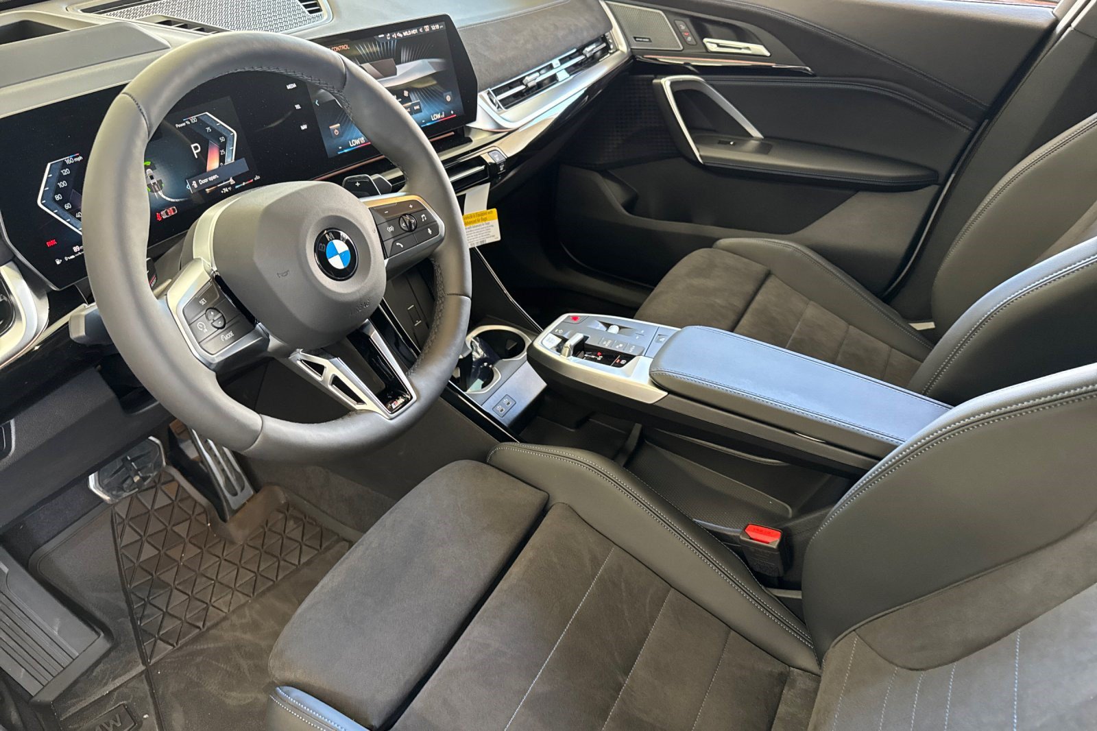 New 2026 BMW X2 xDrive28i w/ Technology Package AWD/4WD image 4