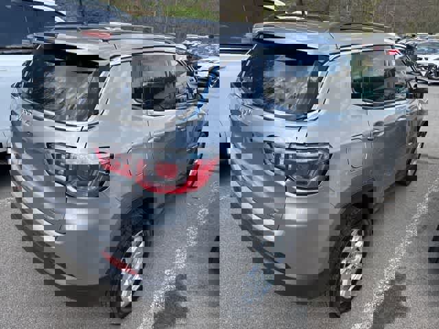 Used 2018 Jeep Compass Latitude w/ Cold Weather Group image 6