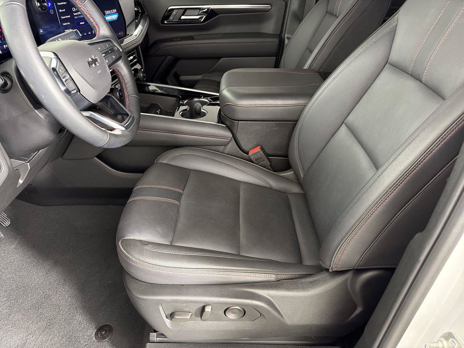 Used 2025 Chevrolet Suburban RST w/ Comfort Package RWD image 7
