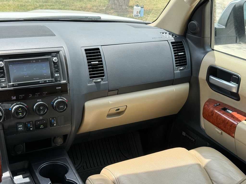 Used 2018 Toyota Sequoia Platinum RWD image 26