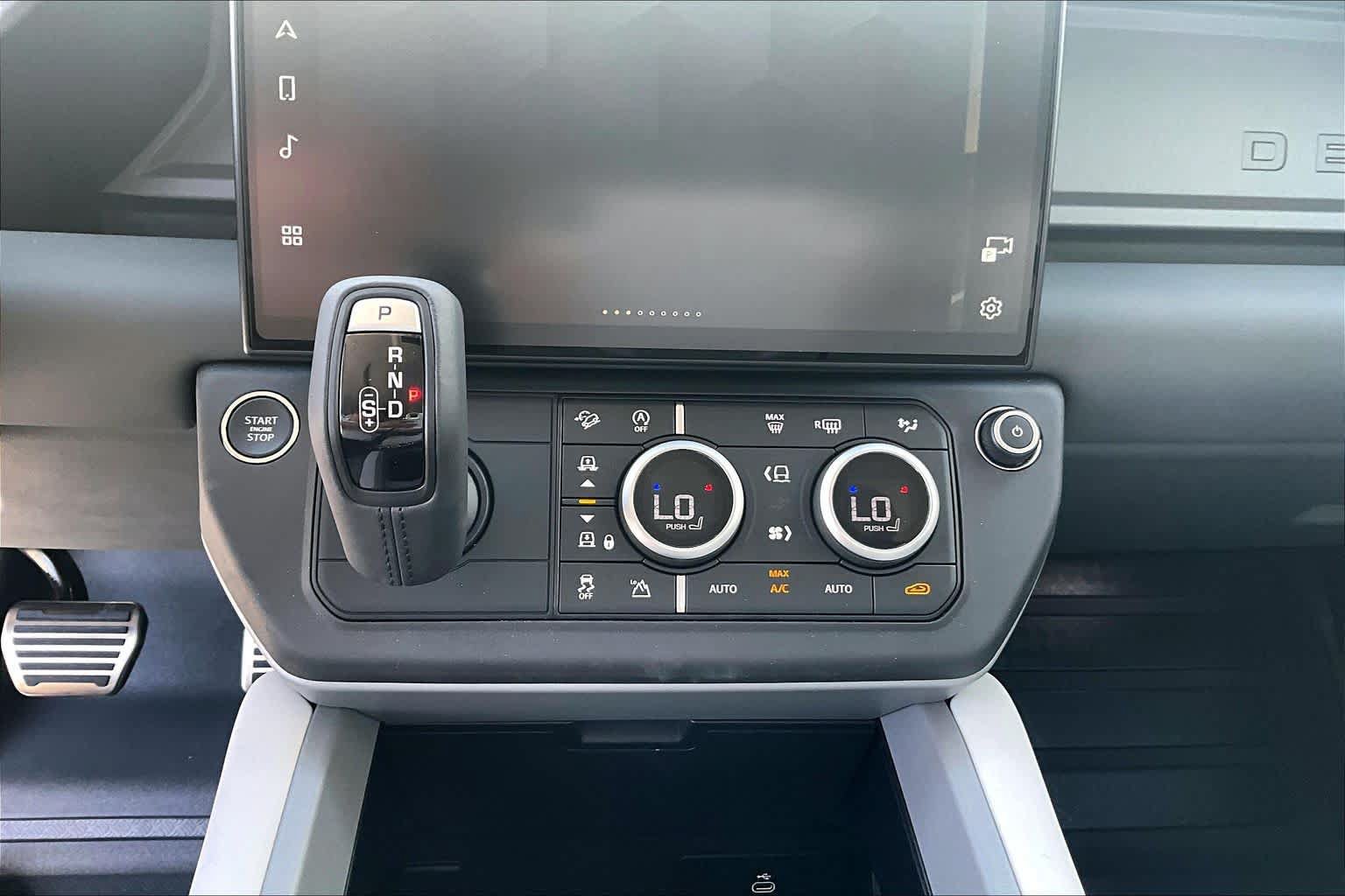 Used 2026 Land Rover Defender 110 X AWD/4WD image 33