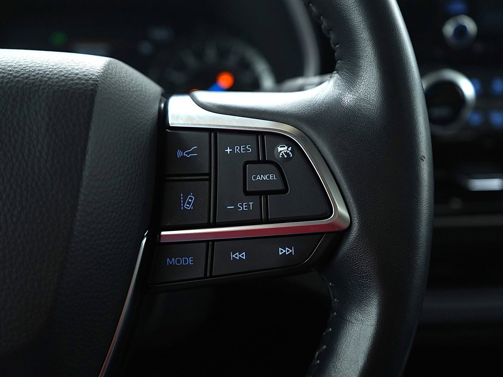 Used 2021 Toyota Highlander XLE image 28