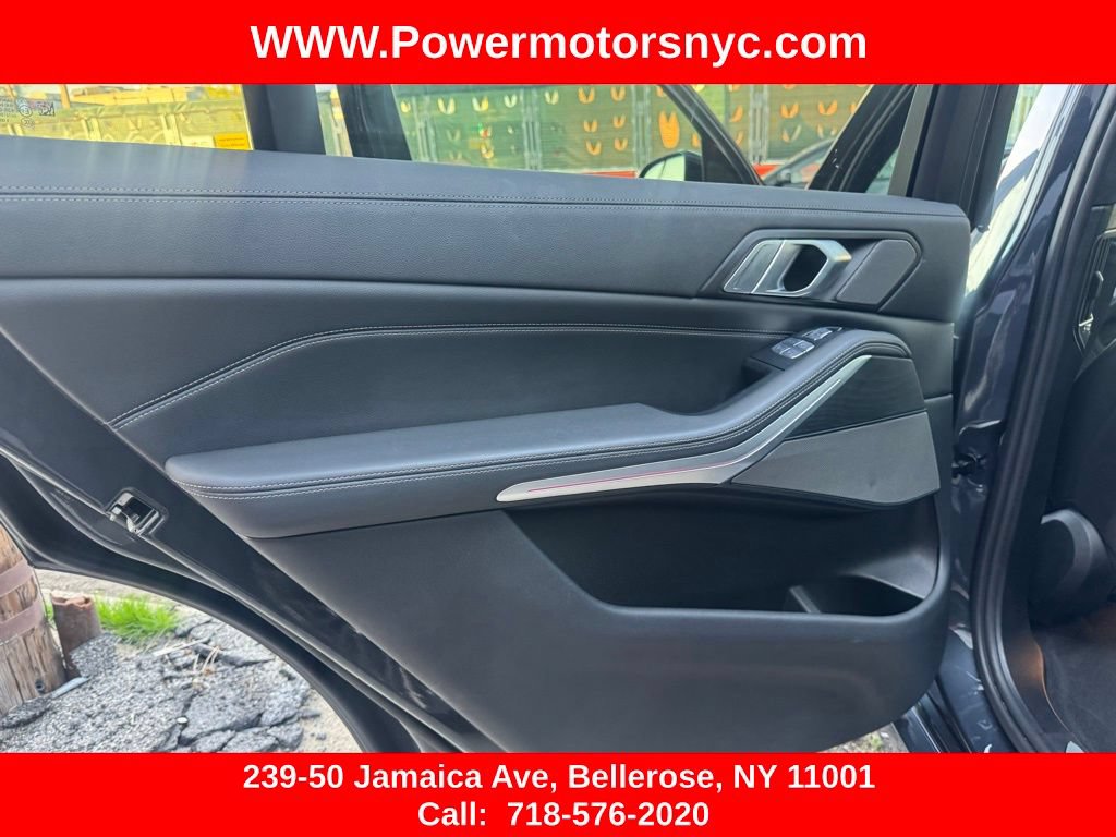 Used 2021 BMW X7 xDrive40i w/ Premium Package AWD/4WD image 32