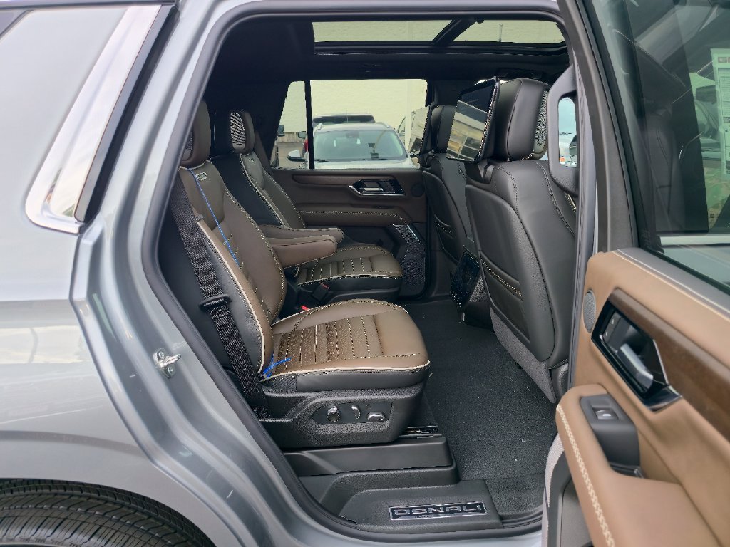 New 2026 GMC Yukon Denali Ultimate AWD/4WD image 28