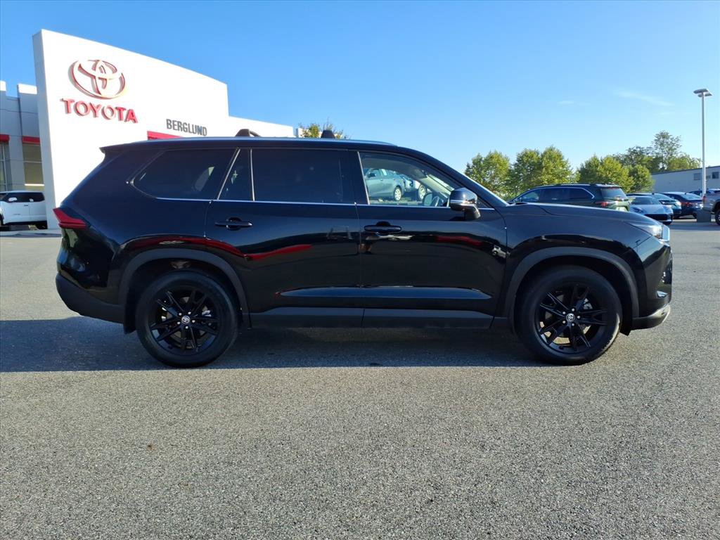 Used 2024 Toyota Grand Highlander AWD image 3