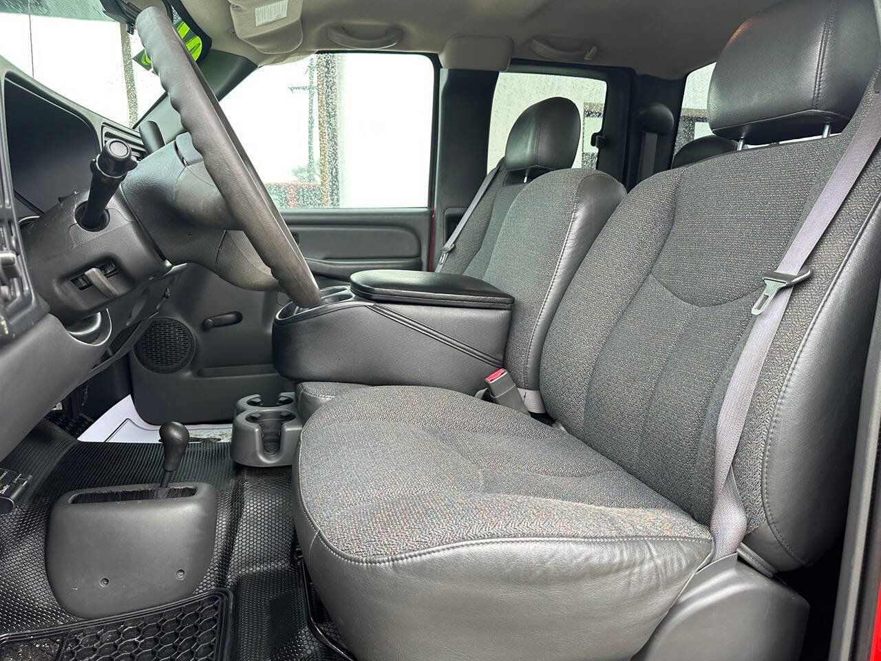 Used 2006 Chevrolet Silverado 1500 W/T image 13