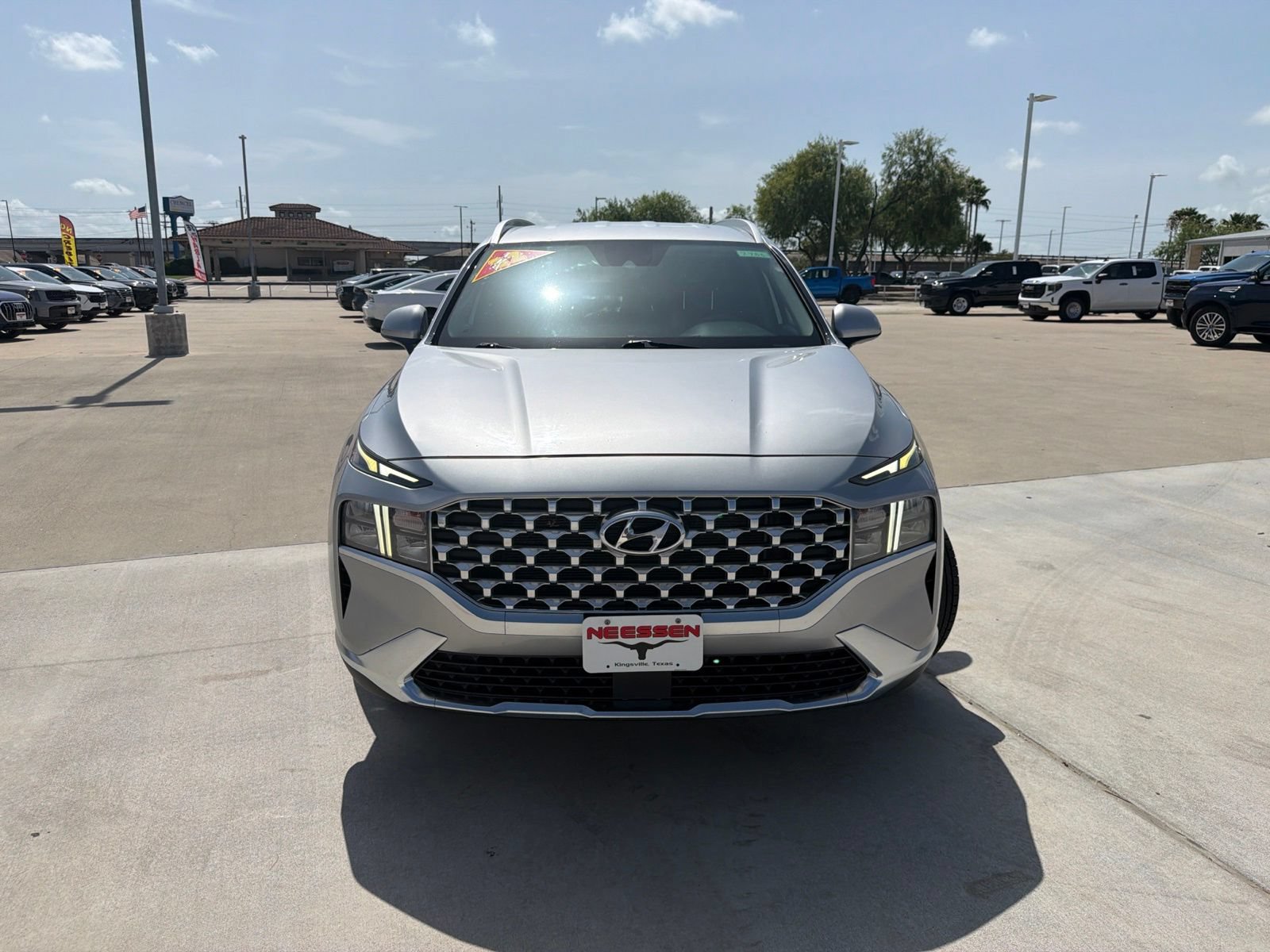 Used 2022 Hyundai Santa Fe SEL w/ Cargo Package FWD image 2