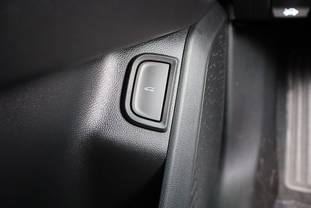 New 2026 Chevrolet Equinox RS w/ Convenience Package III FWD image 19