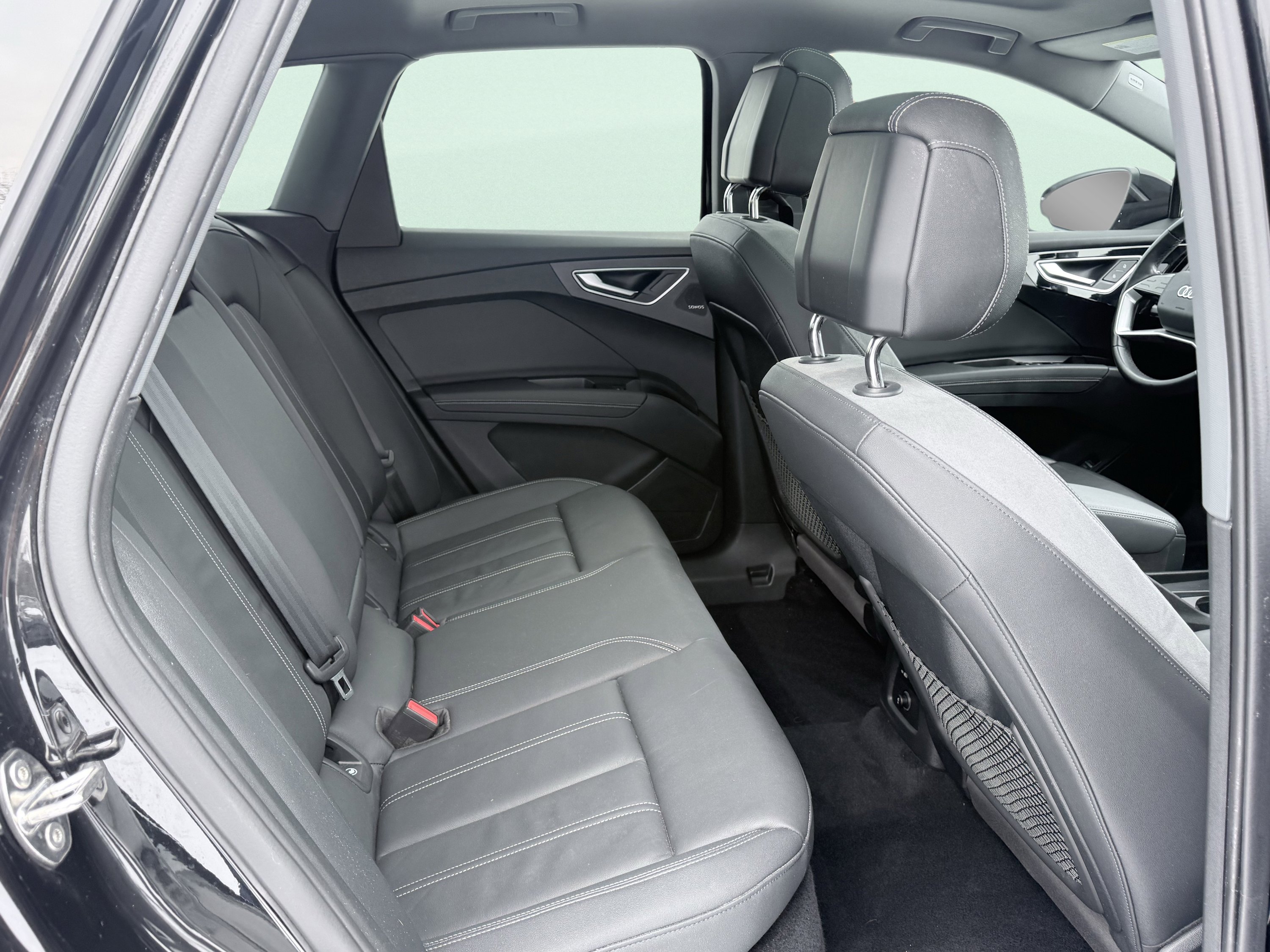 Used 2023 Audi Q4 e-tron Premium Plus w/ Premium Plus image 49