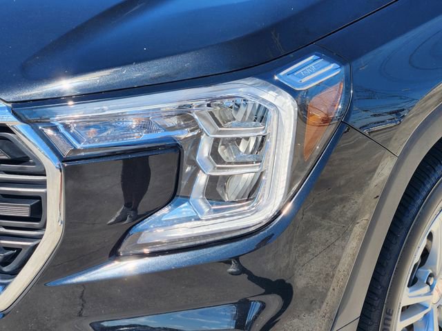 Used 2023 GMC Terrain SLE w/ Driver Convenience Package image 9