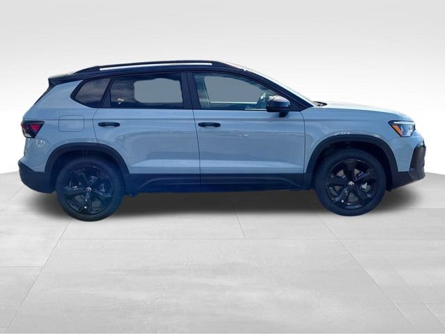 Used 2026 Volkswagen Taos SE AWD/4WD image 9