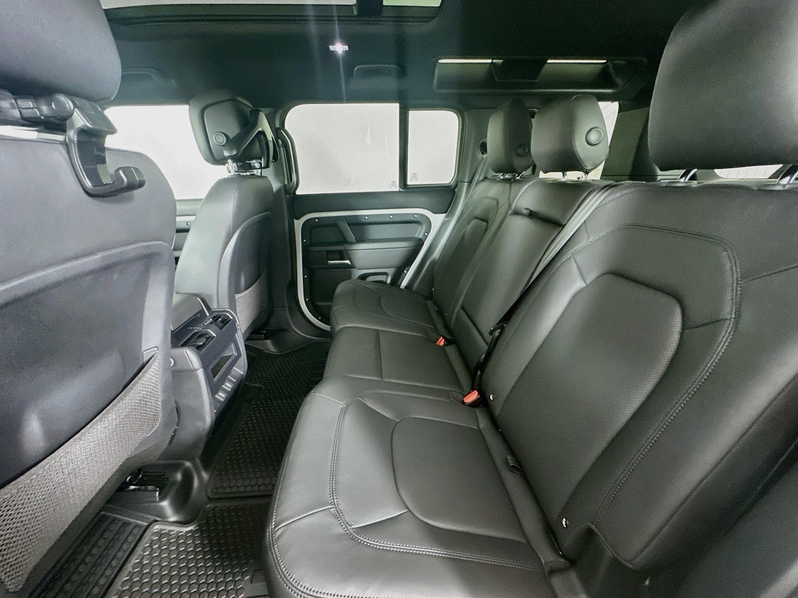 New 2026 Land Rover Defender 110 X-Dynamic SE AWD/4WD image 52
