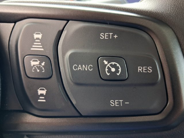 Used 2025 Jeep Gladiator Sport AWD/4WD image 13