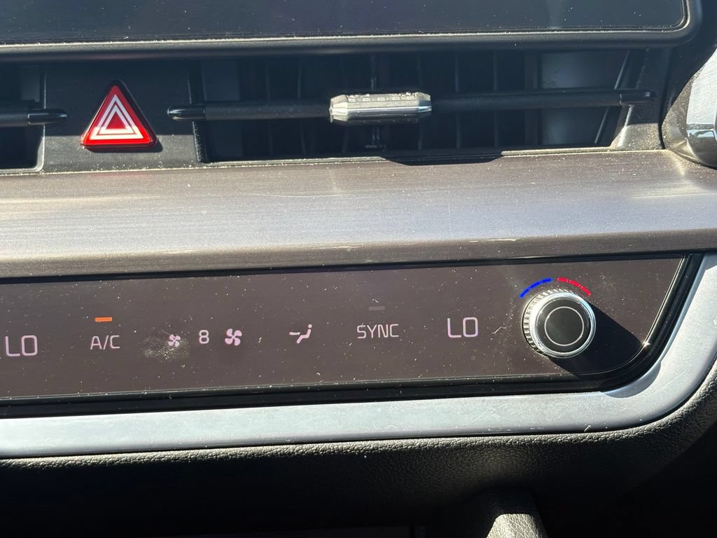 Used 2025 Kia Sportage EX FWD image 26