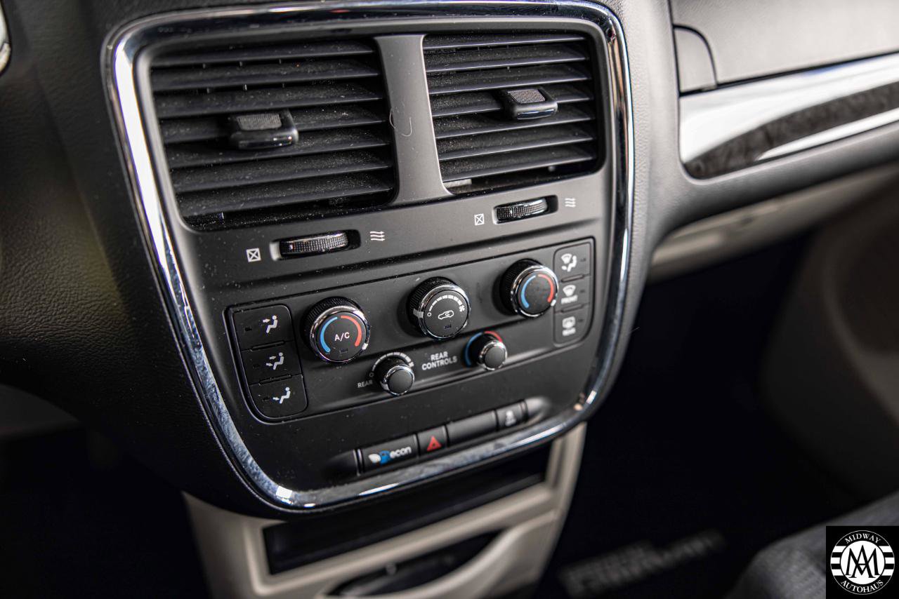 Used 2017 Dodge Grand Caravan SE w/ Power Window Group image 17