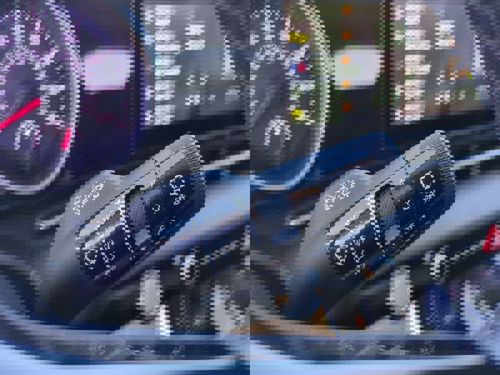 Certified 2023 Kia Carnival EX image 24