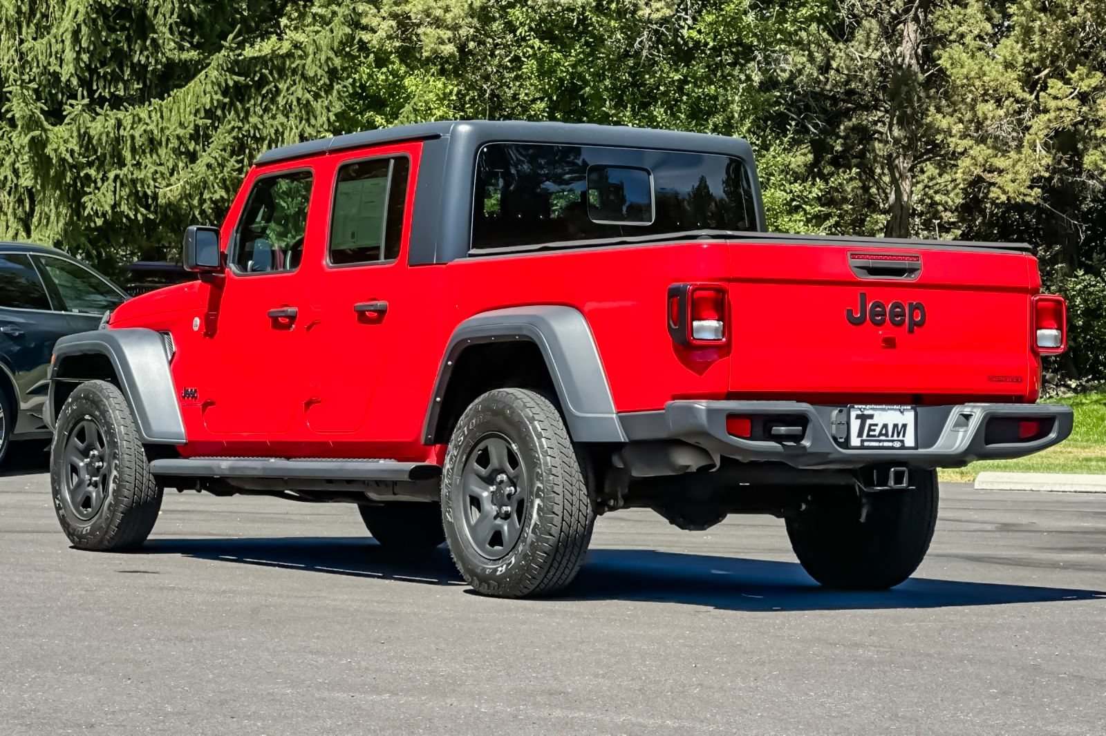 Used 2021 Jeep Gladiator Sport w/ Trailer Tow Package AWD/4WD image 6