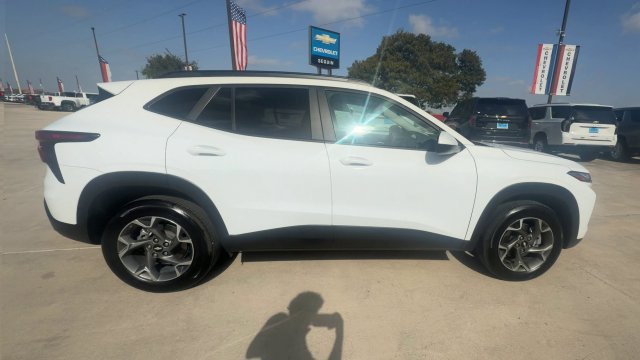Certified 2026 Chevrolet Trax LT FWD image 9